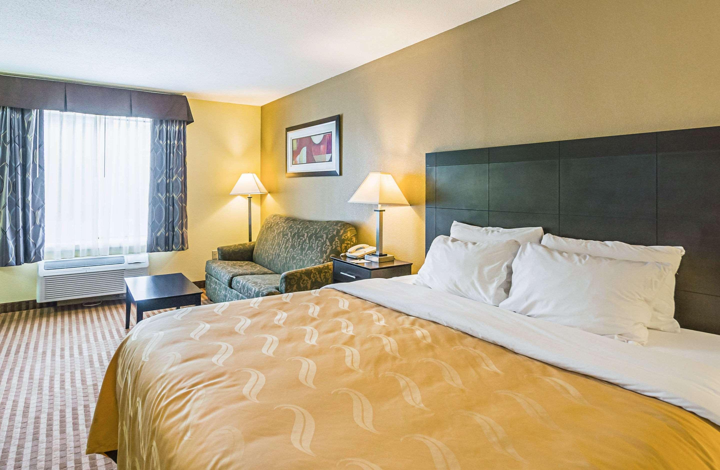 Quality Inn & Suites Frostburg-Cumberland מראה חיצוני תמונה